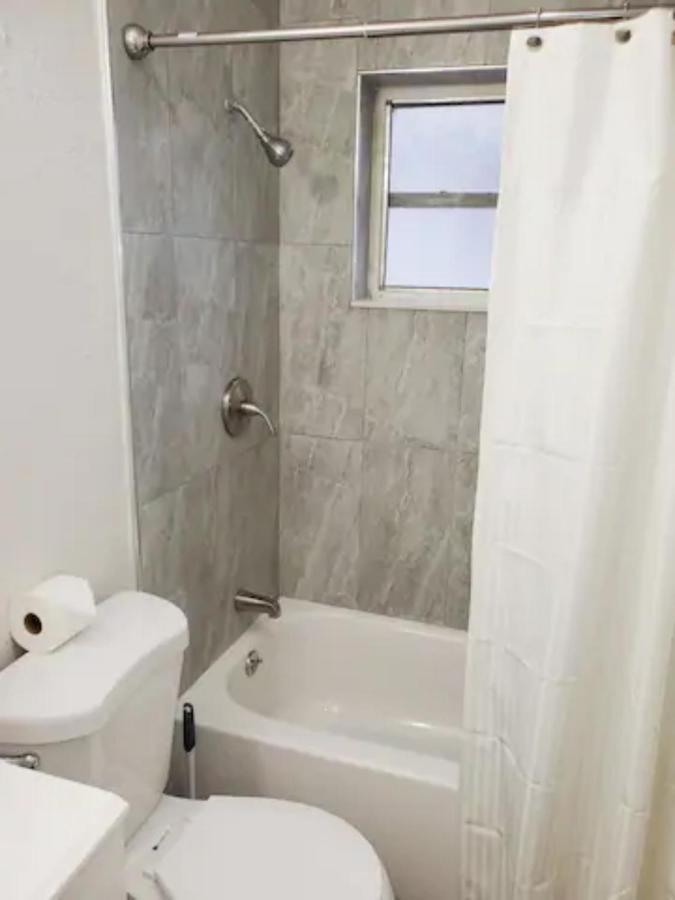 Sophisticated Dania Beach Suites Near The Beach ภายนอก รูปภาพ