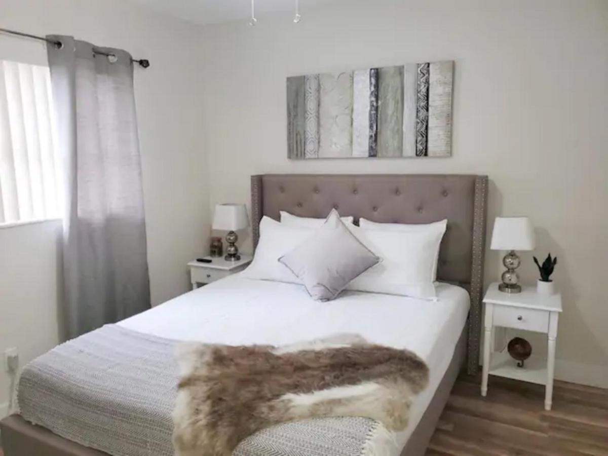 Sophisticated Dania Beach Suites Near The Beach ภายนอก รูปภาพ