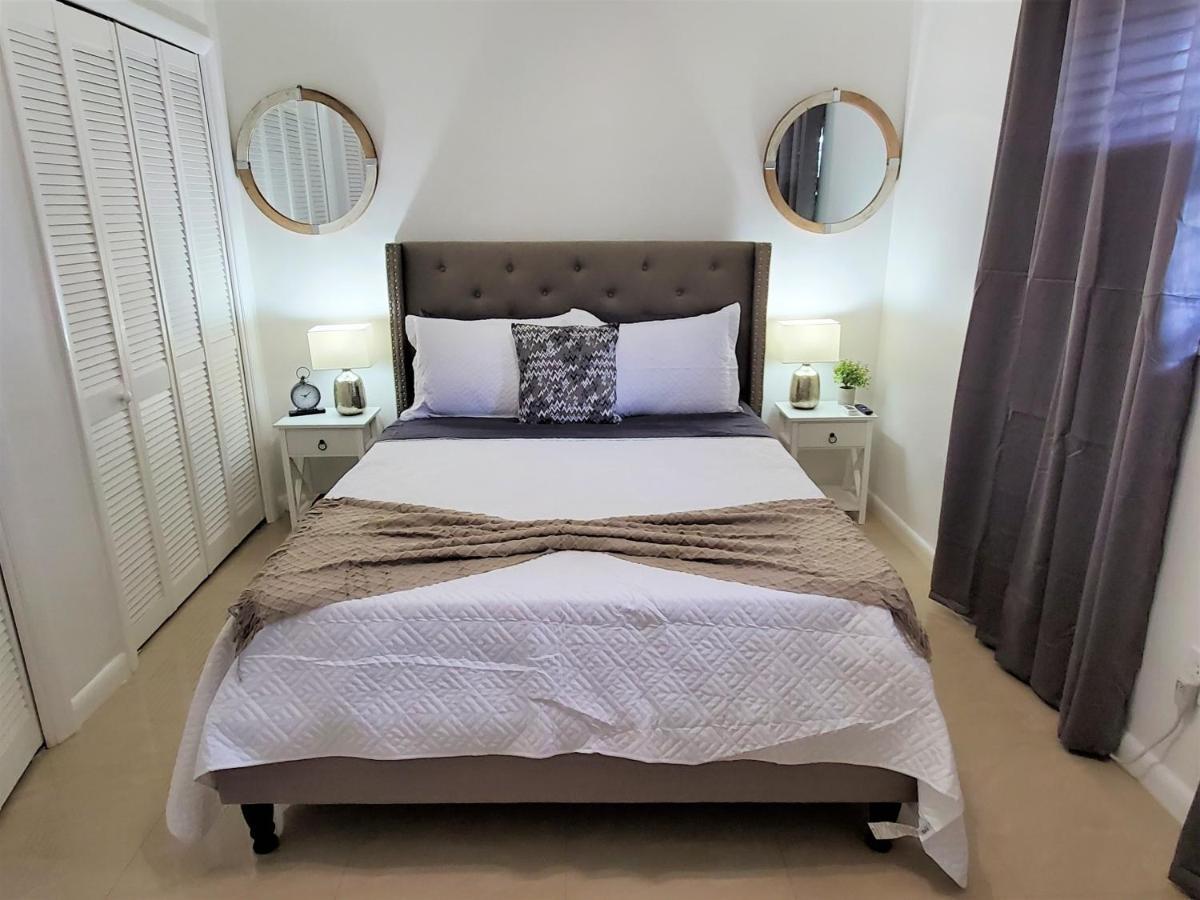 Sophisticated Dania Beach Suites Near The Beach ภายนอก รูปภาพ