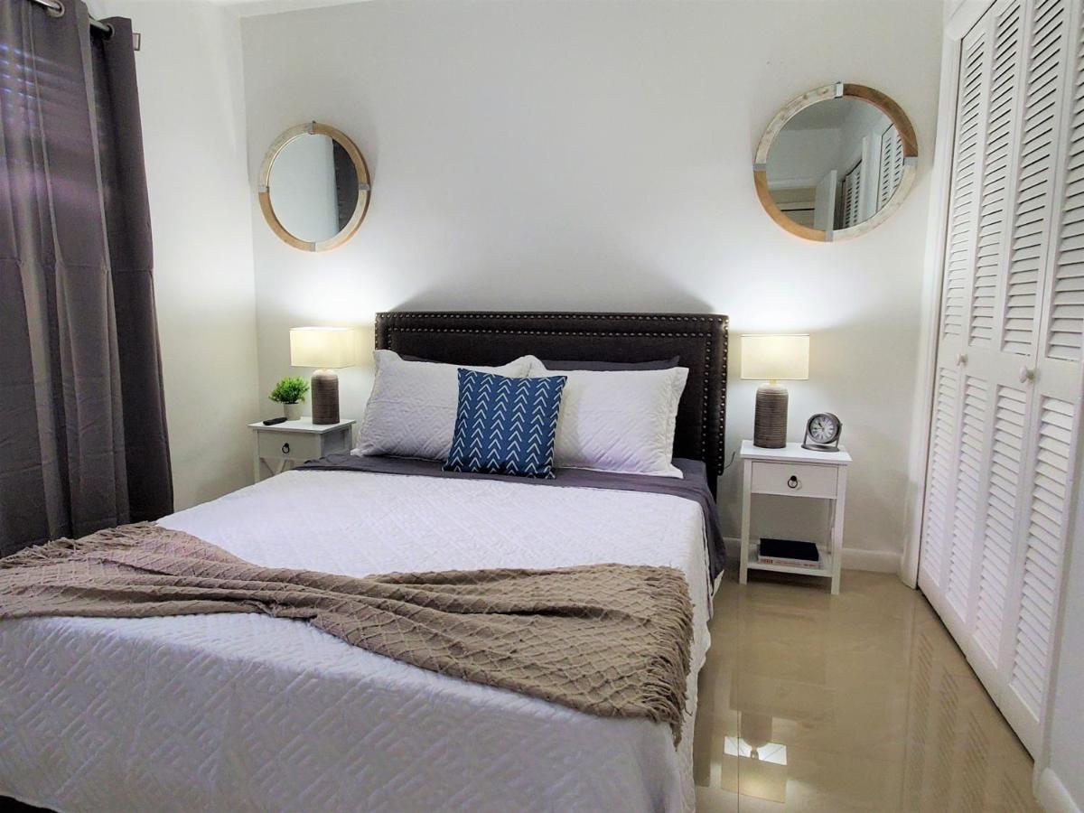 Sophisticated Dania Beach Suites Near The Beach ภายนอก รูปภาพ