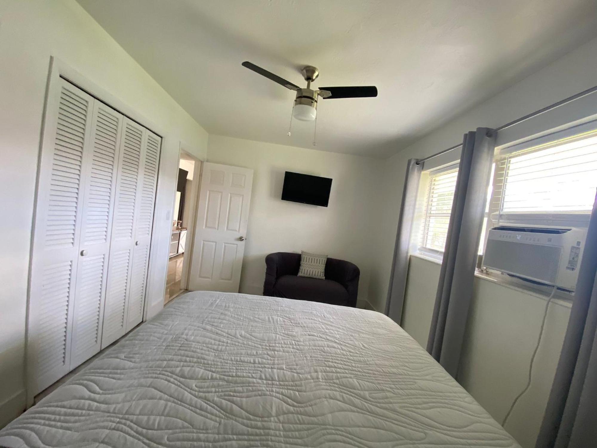 Sophisticated Dania Beach Suites Near The Beach ภายนอก รูปภาพ