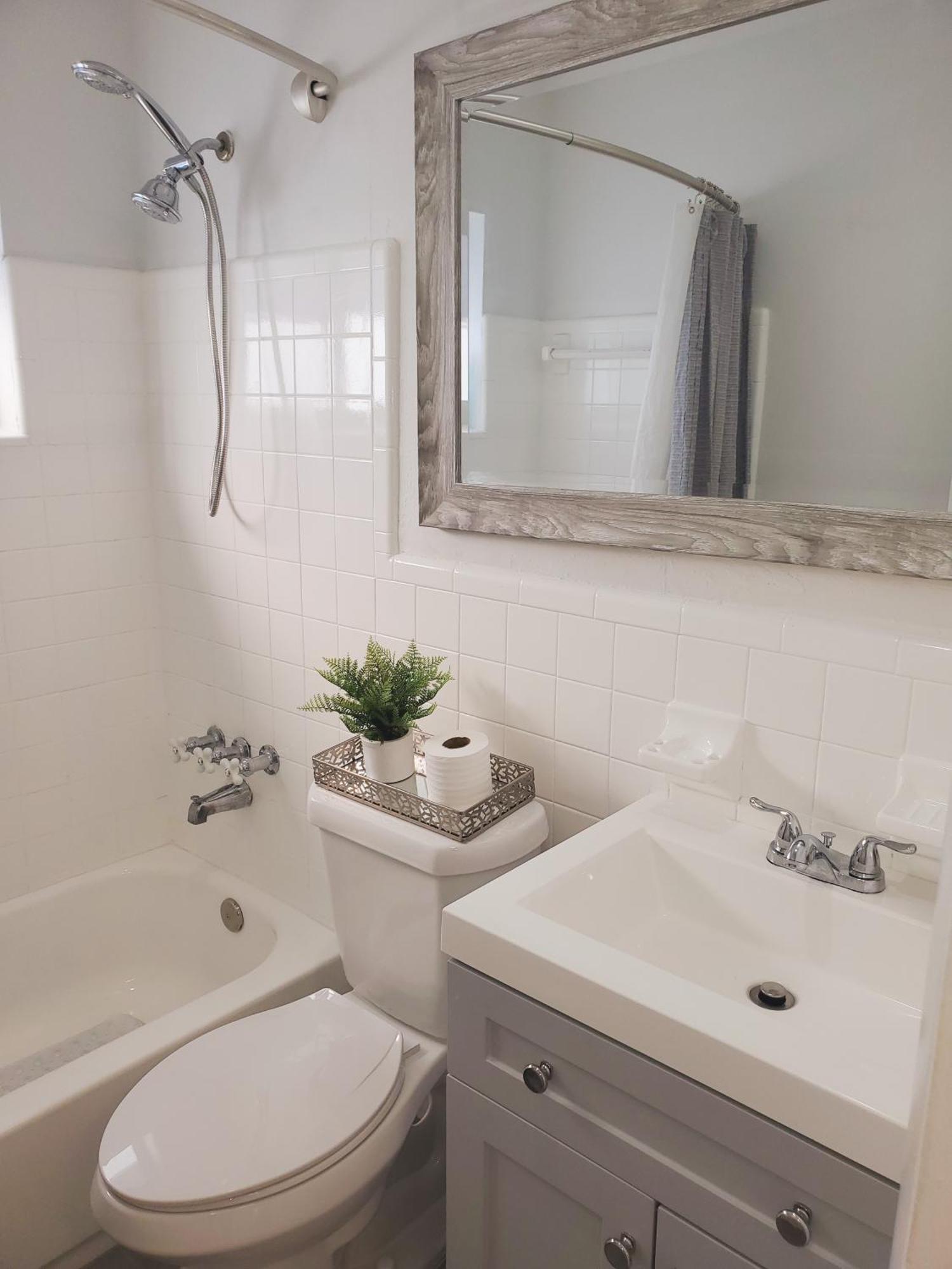 Sophisticated Dania Beach Suites Near The Beach ภายนอก รูปภาพ