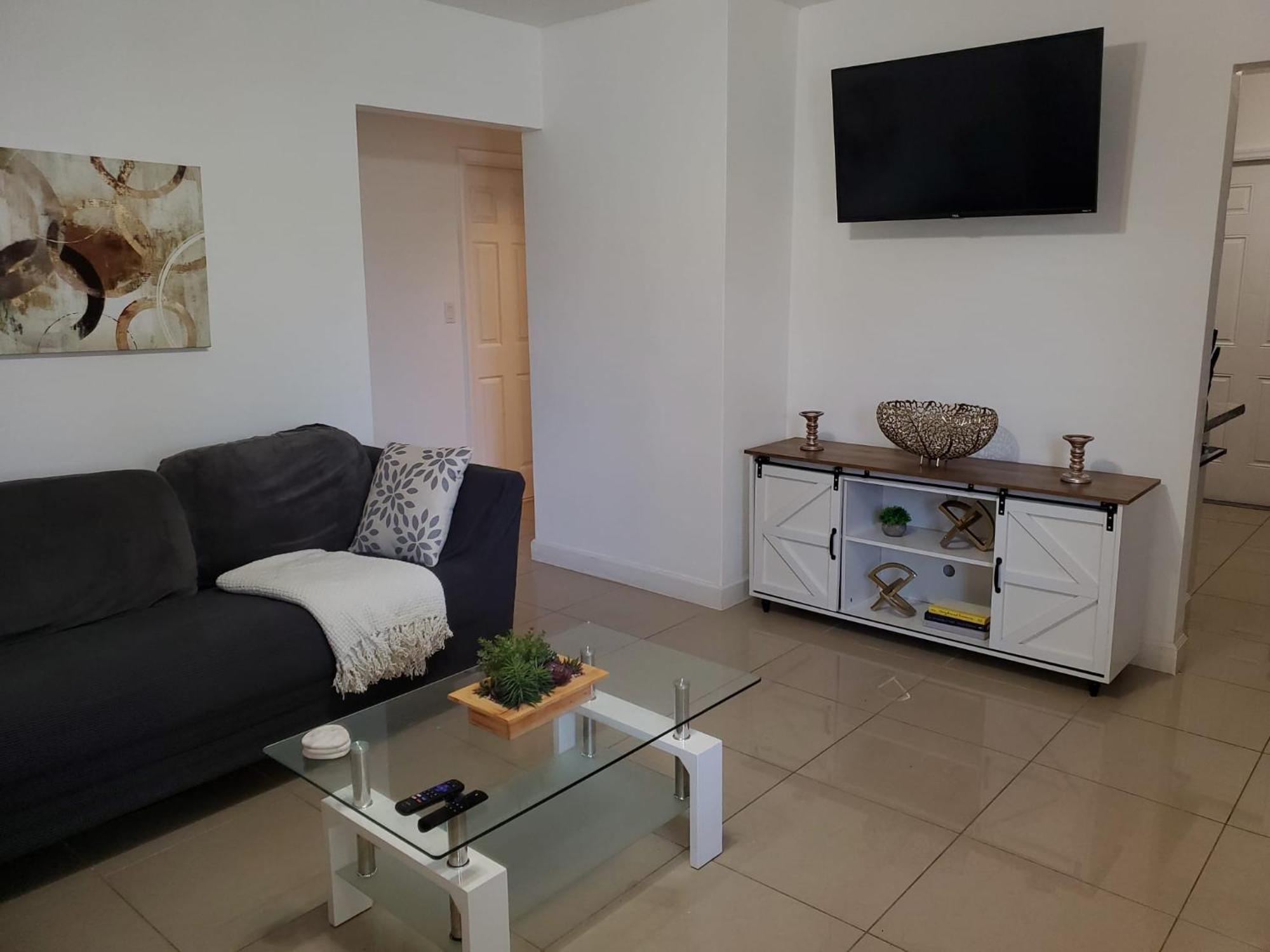 Sophisticated Dania Beach Suites Near The Beach ภายนอก รูปภาพ