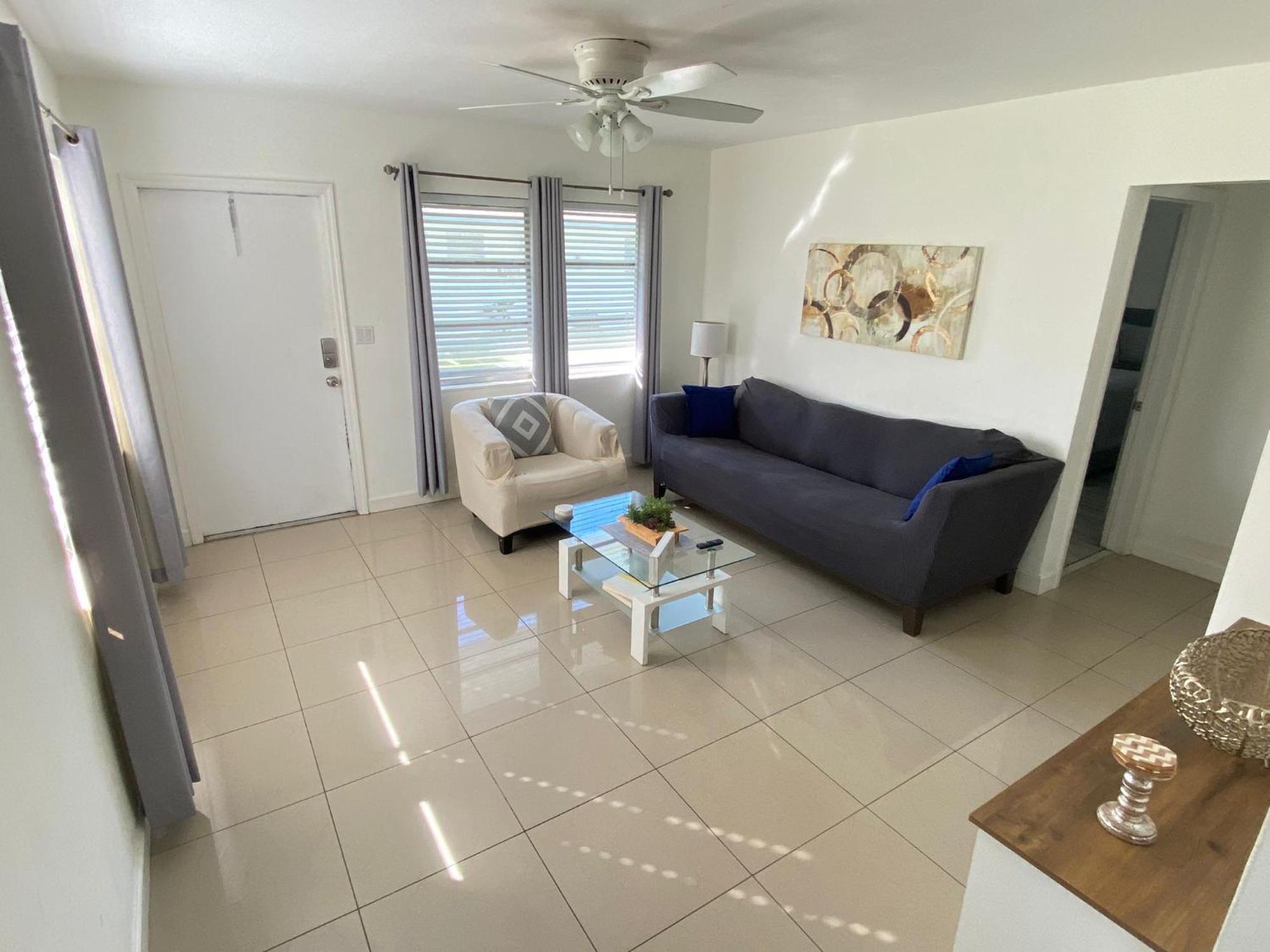 Sophisticated Dania Beach Suites Near The Beach ภายนอก รูปภาพ