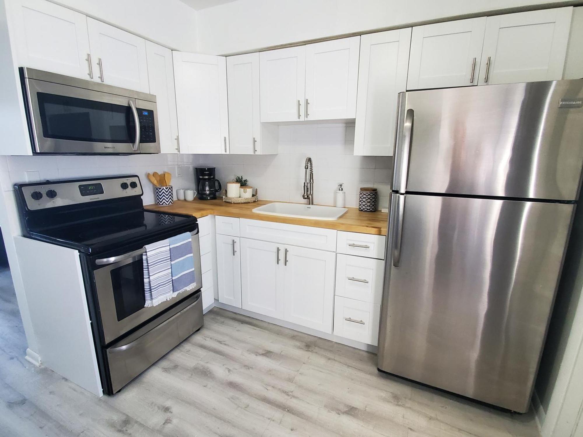 Sophisticated Dania Beach Suites Near The Beach ภายนอก รูปภาพ